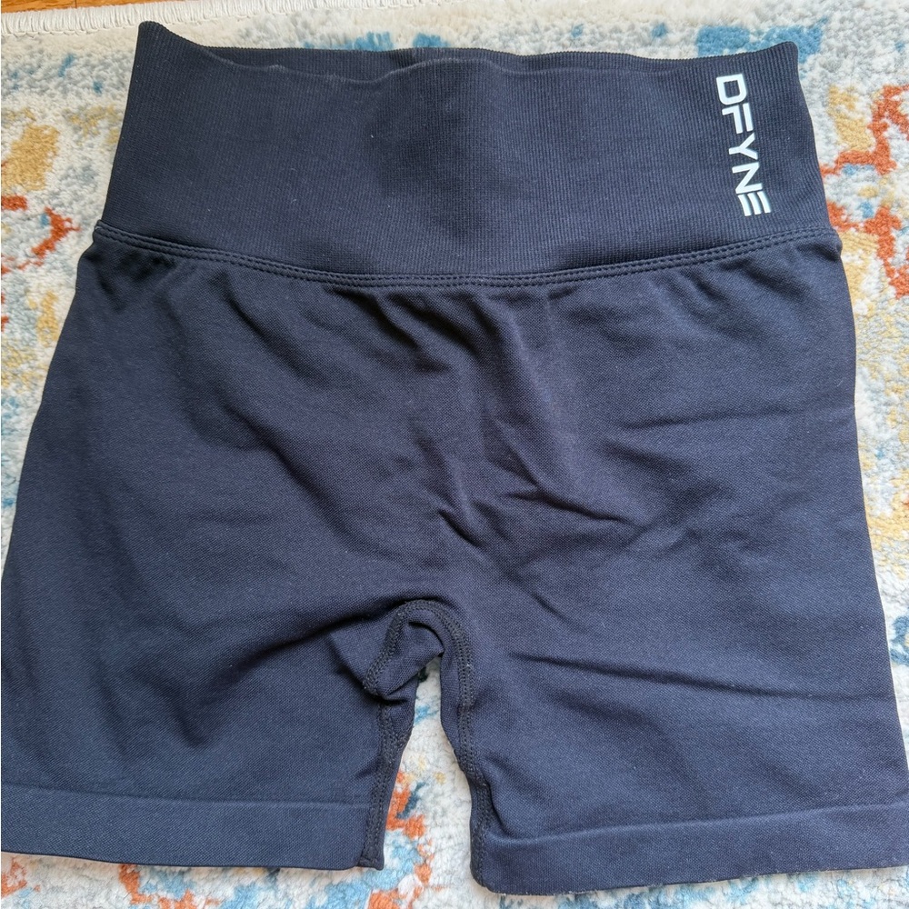 DFYNE DYNAMIC Black High-Waisted Shorts